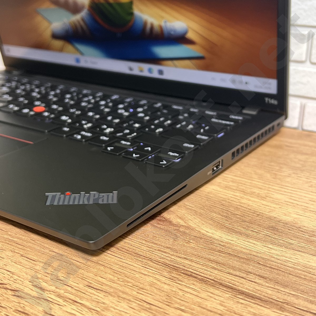 Ноутбук Lenovo ThinkPad T14S Gen 4 Ryzen 7-7840u — фото 2
